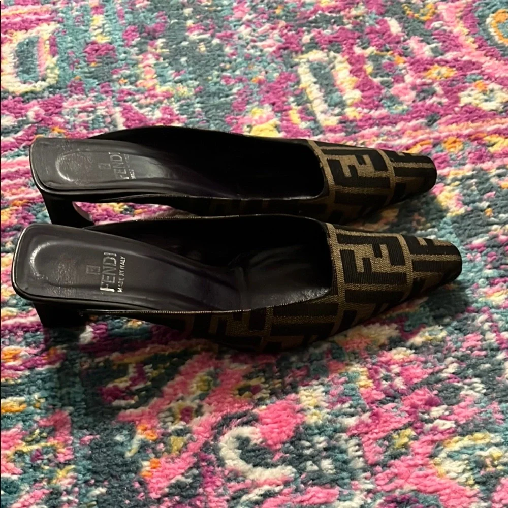 Fendi Women's Black and Brown Zucca kitten heel 6.5 - Picture 9 of 9